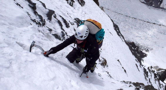 K2 2009, Zum Teil Blankeis mit dünner Schneeauflage, Foto: D.Göttler