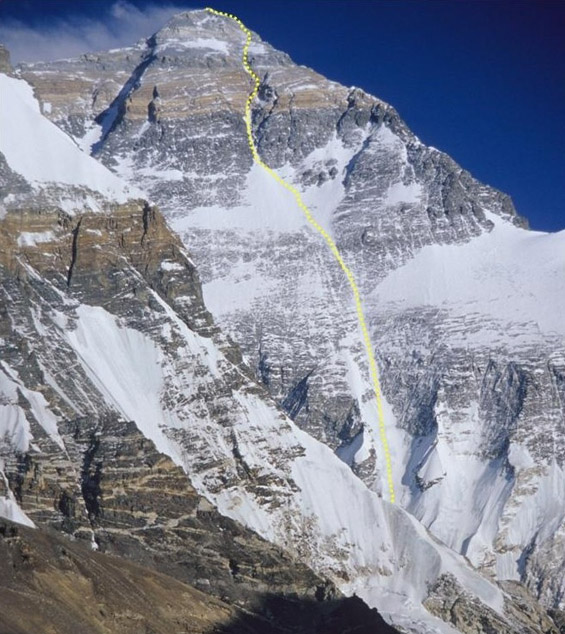 Everest Nordwand mit Routenverlauf, Foto: Ralf Dujmovits - amical.de